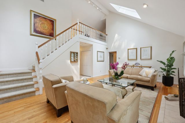 8 Highview Road, Madison, CT 06443