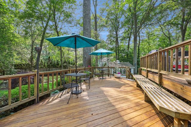 8 Highview Road, Madison, CT 06443