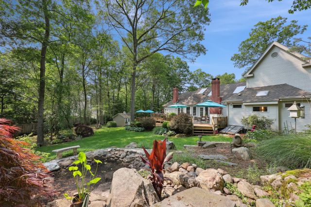 8 Highview Road, Madison, CT 06443