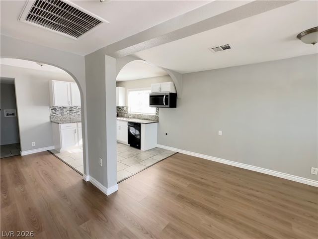 2404 Saint George Street, North Las Vegas, NV 89030