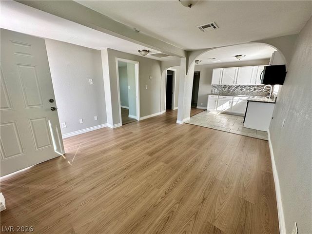 2404 Saint George Street, North Las Vegas, NV 89030