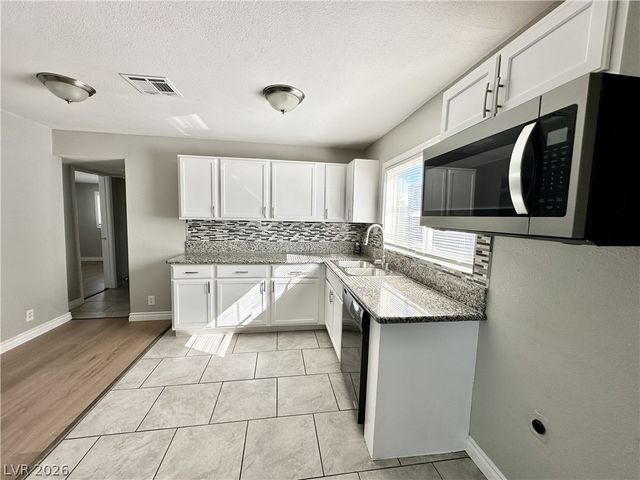 2404 Saint George Street, North Las Vegas, NV 89030