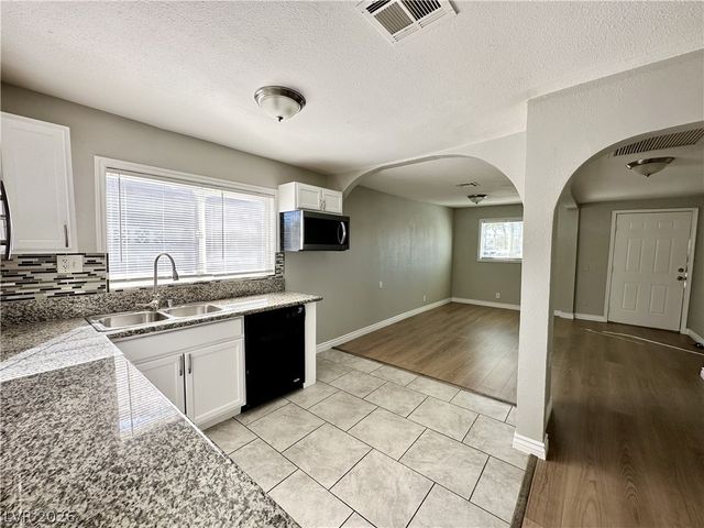 2404 Saint George Street, North Las Vegas, NV 89030