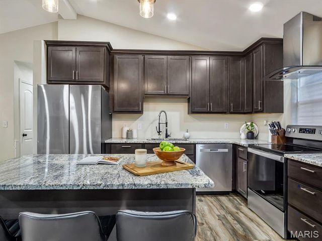 2010 Raintree Trail, Collinsville, IL 62234