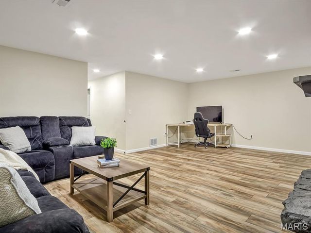 2010 Raintree Trail, Collinsville, IL 62234