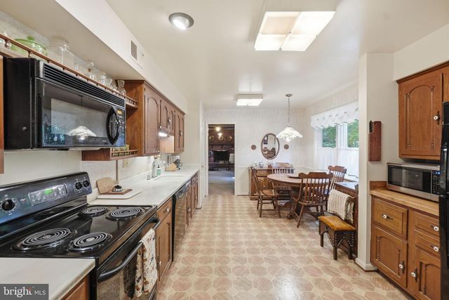 17517 SKYLINE DR, Ashton, MD 20861