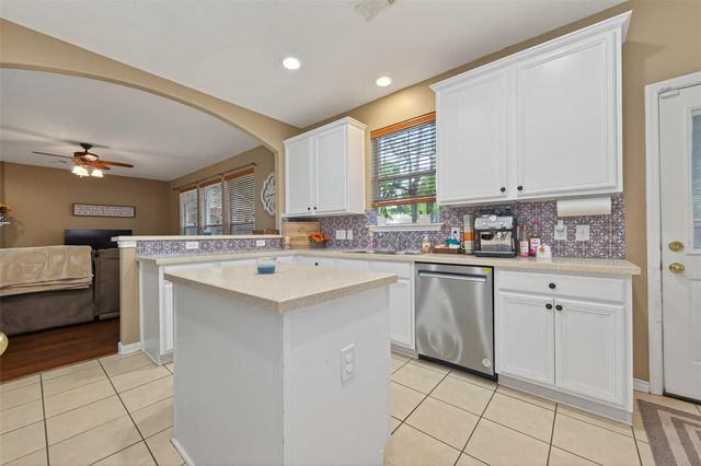 59 Genesee Ridge Drive, Woodland, TX 77385