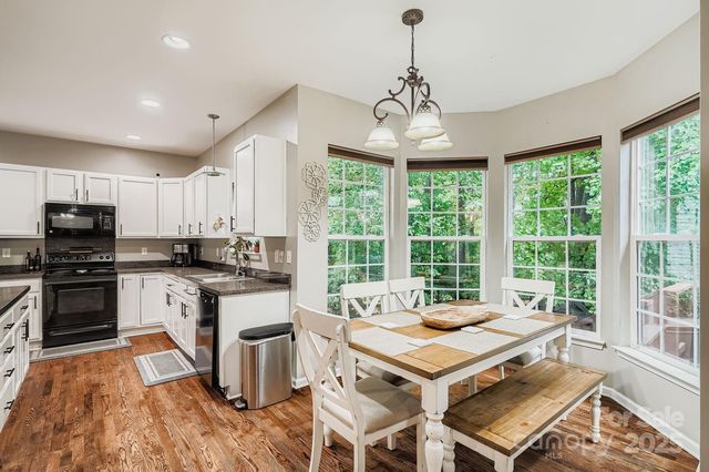 141 Broken Pine Lane, Mooresville, NC 28117