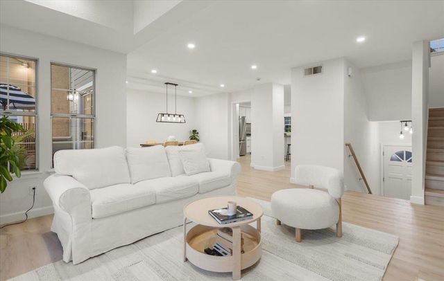 4431 Terrabella Way, Oakland, CA 94619