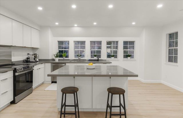4431 Terrabella Way, Oakland, CA 94619