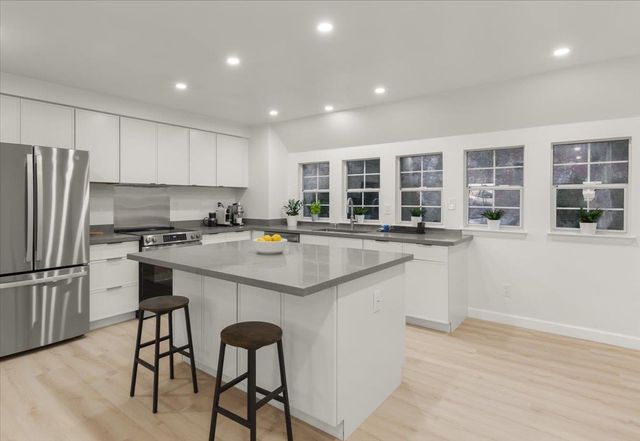 4431 Terrabella Way, Oakland, CA 94619