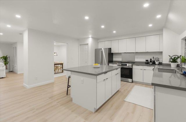 4431 Terrabella Way, Oakland, CA 94619