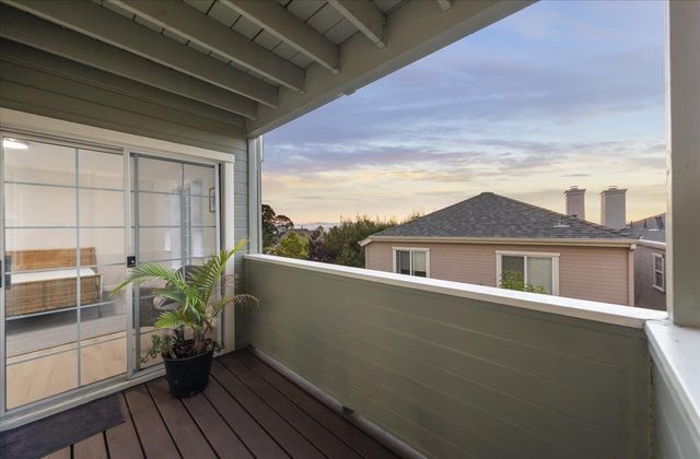 4431 Terrabella Way, Oakland, CA 94619