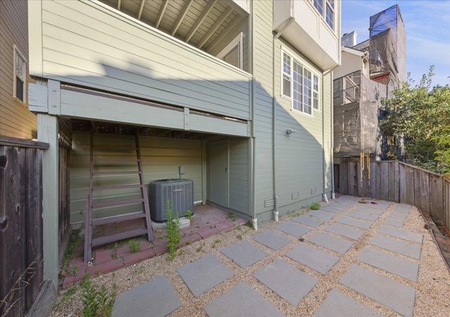 4431 Terrabella Way, Oakland, CA 94619