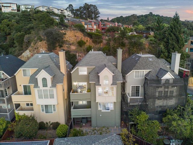 4431 Terrabella Way, Oakland, CA 94619