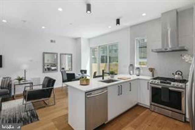 1331 S BANCROFT ST, Philadelphia, PA 19146