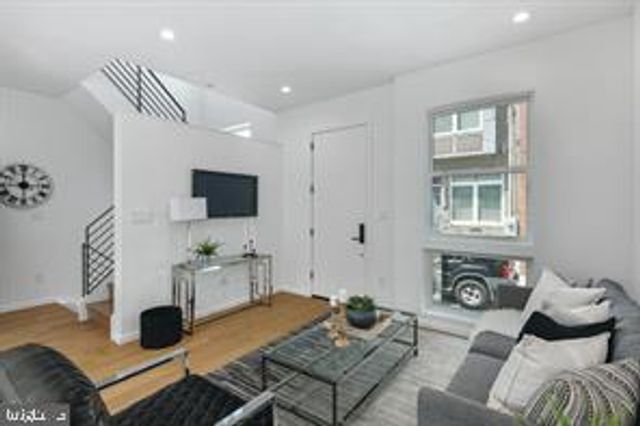 1331 S BANCROFT ST, Philadelphia, PA 19146