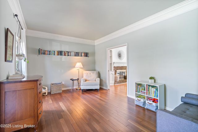 305 Lake Forest Pkwy, Louisville, KY 40245