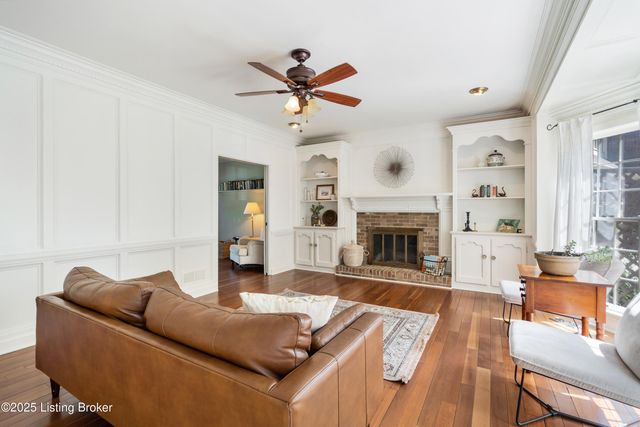 305 Lake Forest Pkwy, Louisville, KY 40245