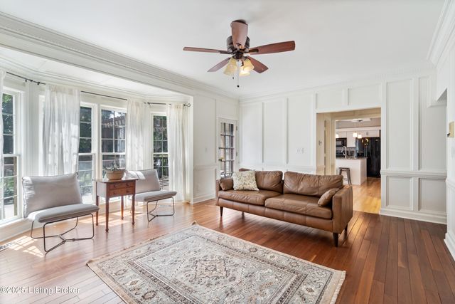 305 Lake Forest Pkwy, Louisville, KY 40245