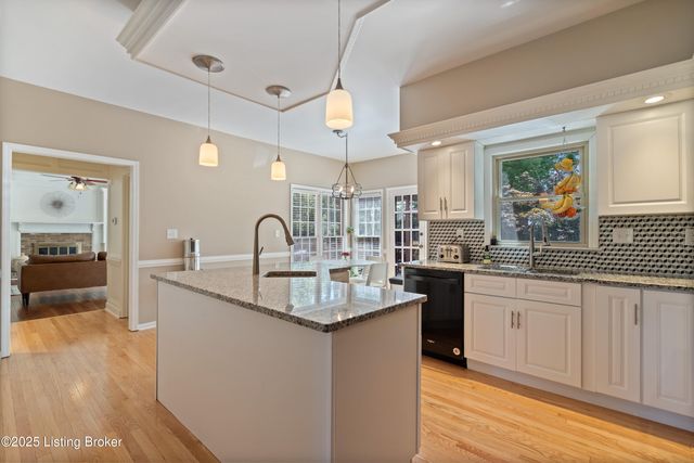 305 Lake Forest Pkwy, Louisville, KY 40245