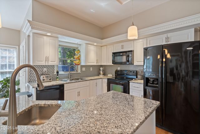 305 Lake Forest Pkwy, Louisville, KY 40245