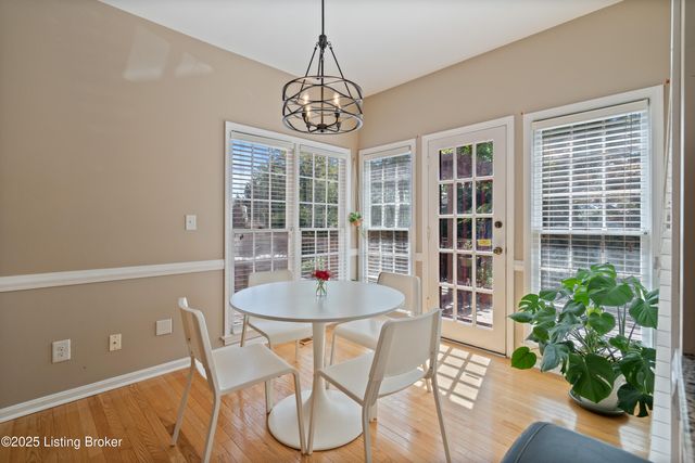 305 Lake Forest Pkwy, Louisville, KY 40245