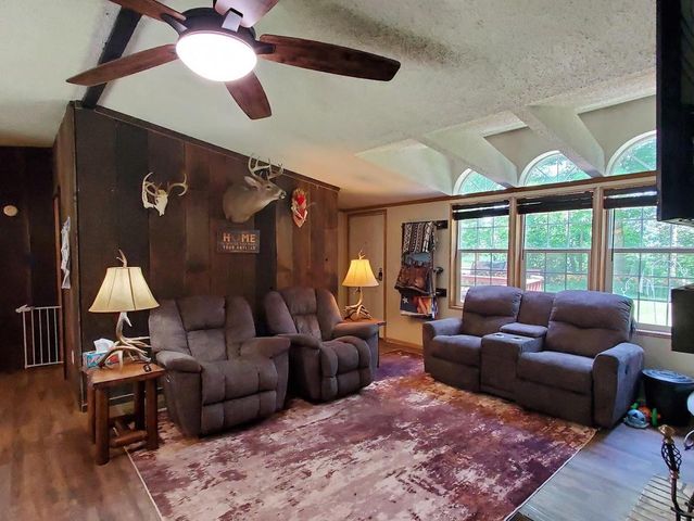 W8297 COUNTY RD I, Clintonville, WI 54929