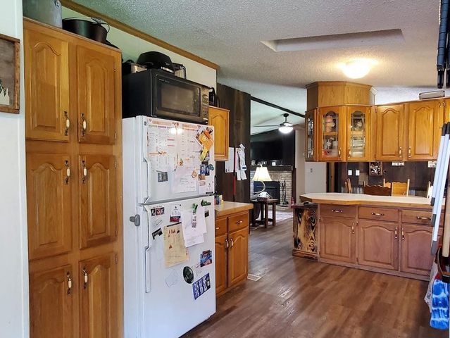 W8297 COUNTY RD I, Clintonville, WI 54929