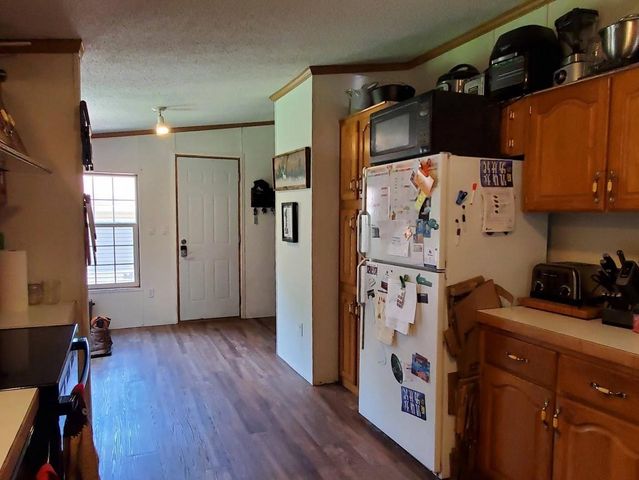 W8297 COUNTY RD I, Clintonville, WI 54929