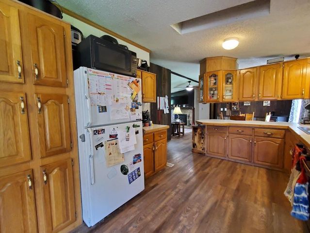 W8297 COUNTY RD I, Clintonville, WI 54929