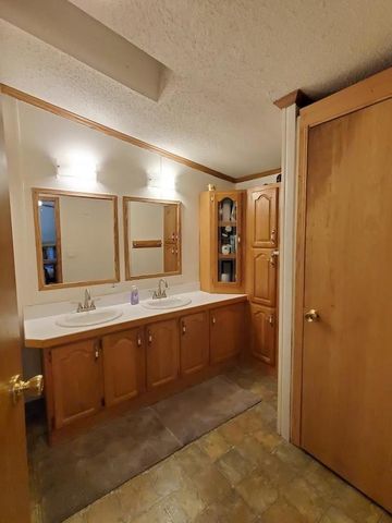 W8297 COUNTY RD I, Clintonville, WI 54929
