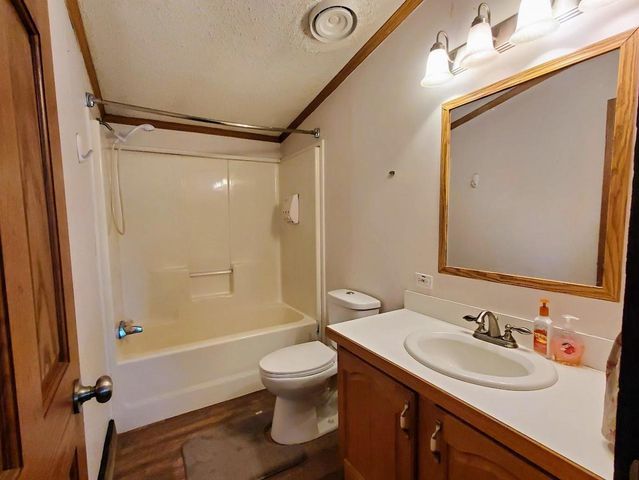 W8297 COUNTY RD I, Clintonville, WI 54929