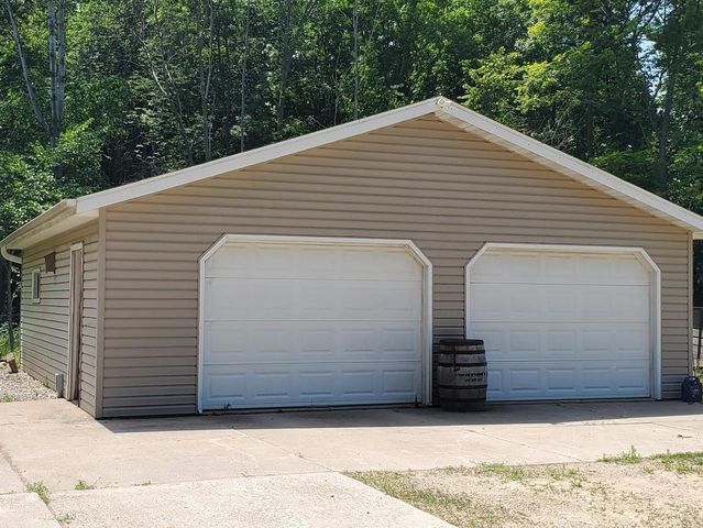 W8297 COUNTY RD I, Clintonville, WI 54929