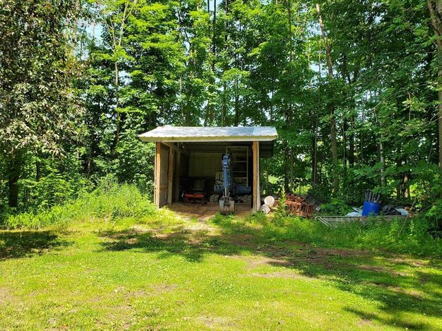 W8297 COUNTY RD I, Clintonville, WI 54929