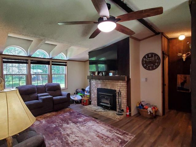 W8297 COUNTY RD I, Clintonville, WI 54929