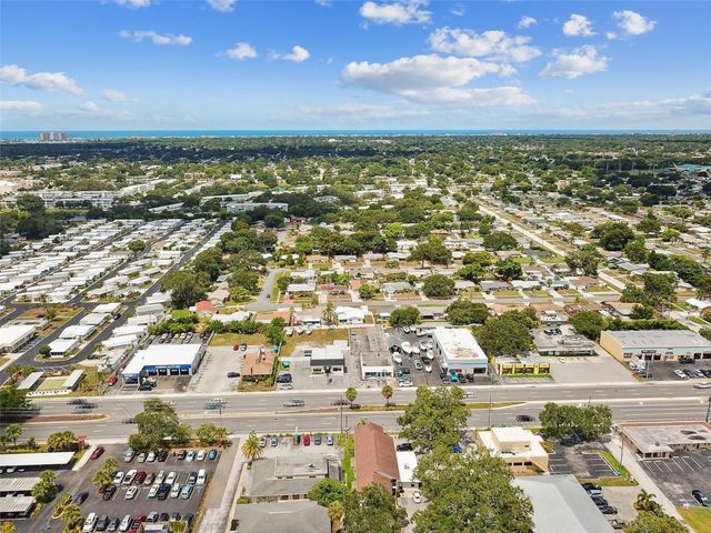 8423 SEMINOLE BOULEVARD 202, Seminole, FL 33772