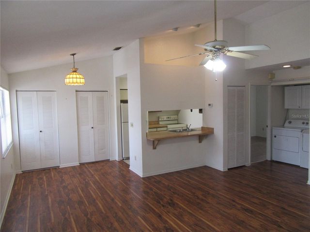 8423 SEMINOLE BOULEVARD 202, Seminole, FL 33772