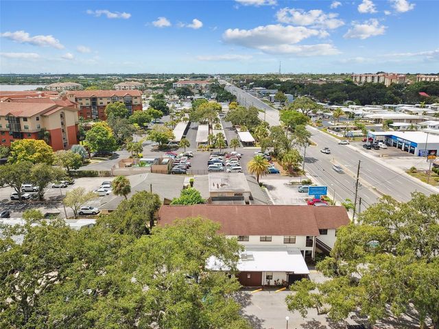 8423 SEMINOLE BOULEVARD 202, Seminole, FL 33772