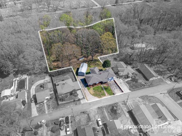 608 N State Street, Lincolnton, NC 28092