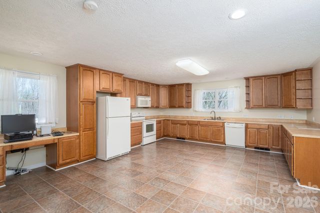 608 N State Street, Lincolnton, NC 28092