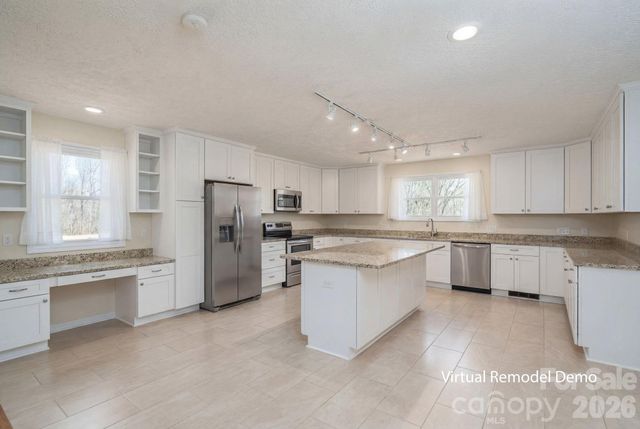 608 N State Street, Lincolnton, NC 28092