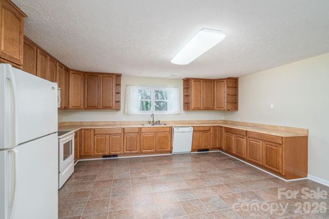 608 N State Street, Lincolnton, NC 28092