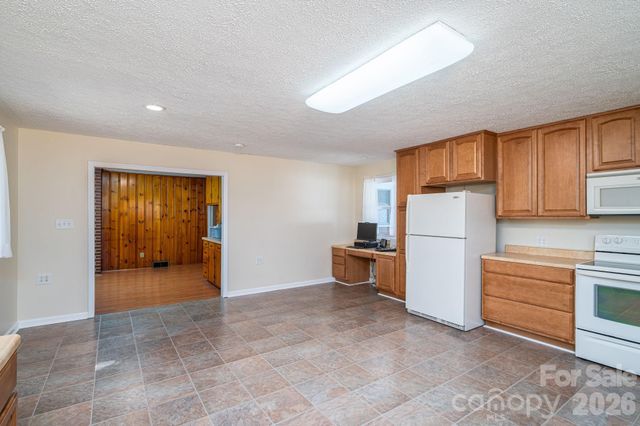 608 N State Street, Lincolnton, NC 28092