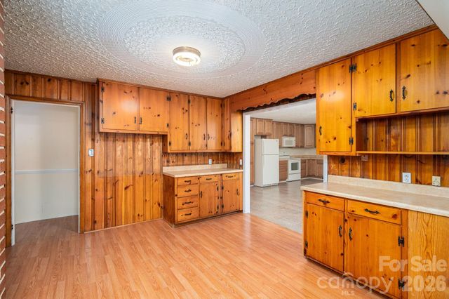 608 N State Street, Lincolnton, NC 28092