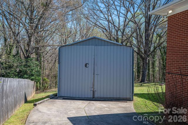 608 N State Street, Lincolnton, NC 28092