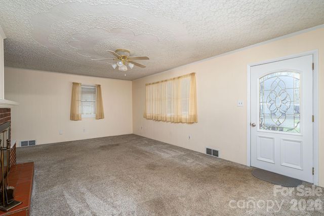 608 N State Street, Lincolnton, NC 28092