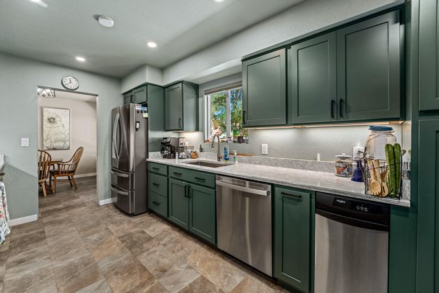 740 NW Kinney Street, Grants Pass, OR 97526