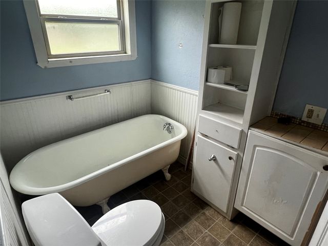 319 Ridgecrest Court, Azle, TX 76020