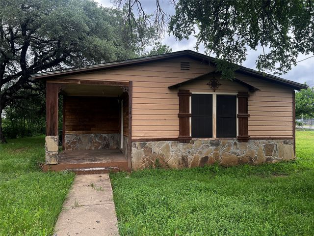 319 Ridgecrest Court, Azle, TX 76020